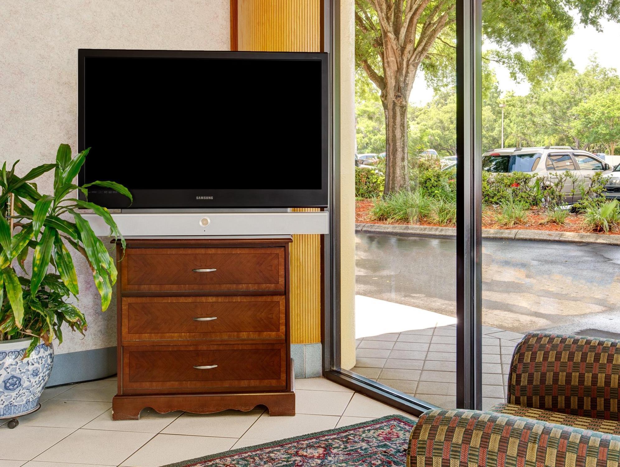 Howard Johnson By Wyndham Clearwater - Dunedin מראה חיצוני תמונה